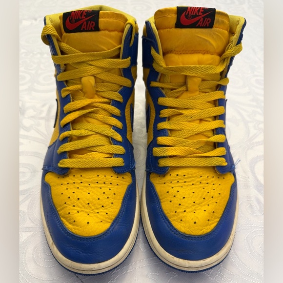 Nike Air Jordan 1 High Woman Size 10 / Men 8.5 Sneakers Running Shoes FD2596-700 - Picture 7 of 15